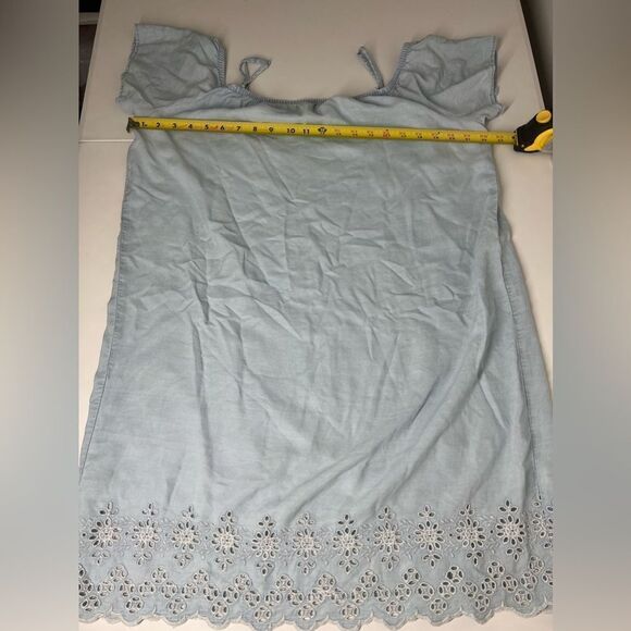 Old Navy Blue Chambray Denim Off Shoulder Eyelet Lace Hem Casual Dress Sz M - Picture 8 of 12